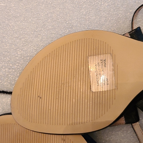 Michael Kors Thong Sandals - Picture 5 of 7